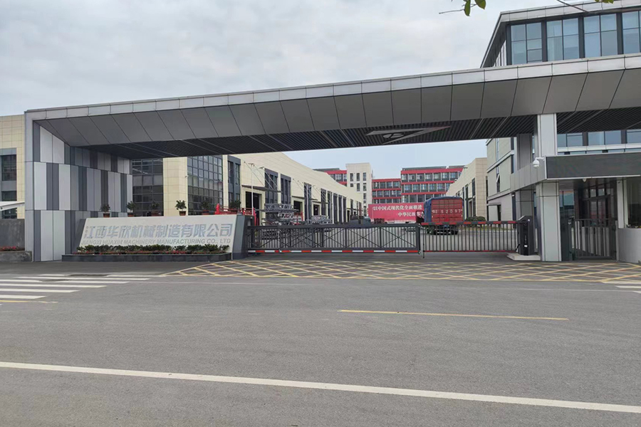 Inžinieri Jiangsu Luoming zariadili navštíviť stránku zákazníka v Jiangxi